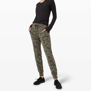 Lululemon Ready to Rulu Jogger in Heritage Camo sz 8